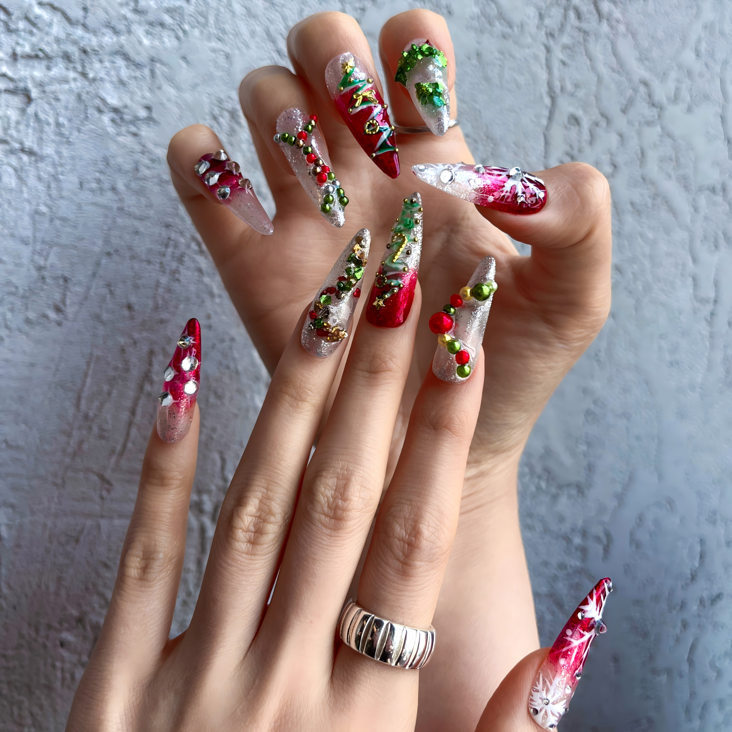Evergreen Charm Press-On Nails – Stiletto Long | Glitter 3D