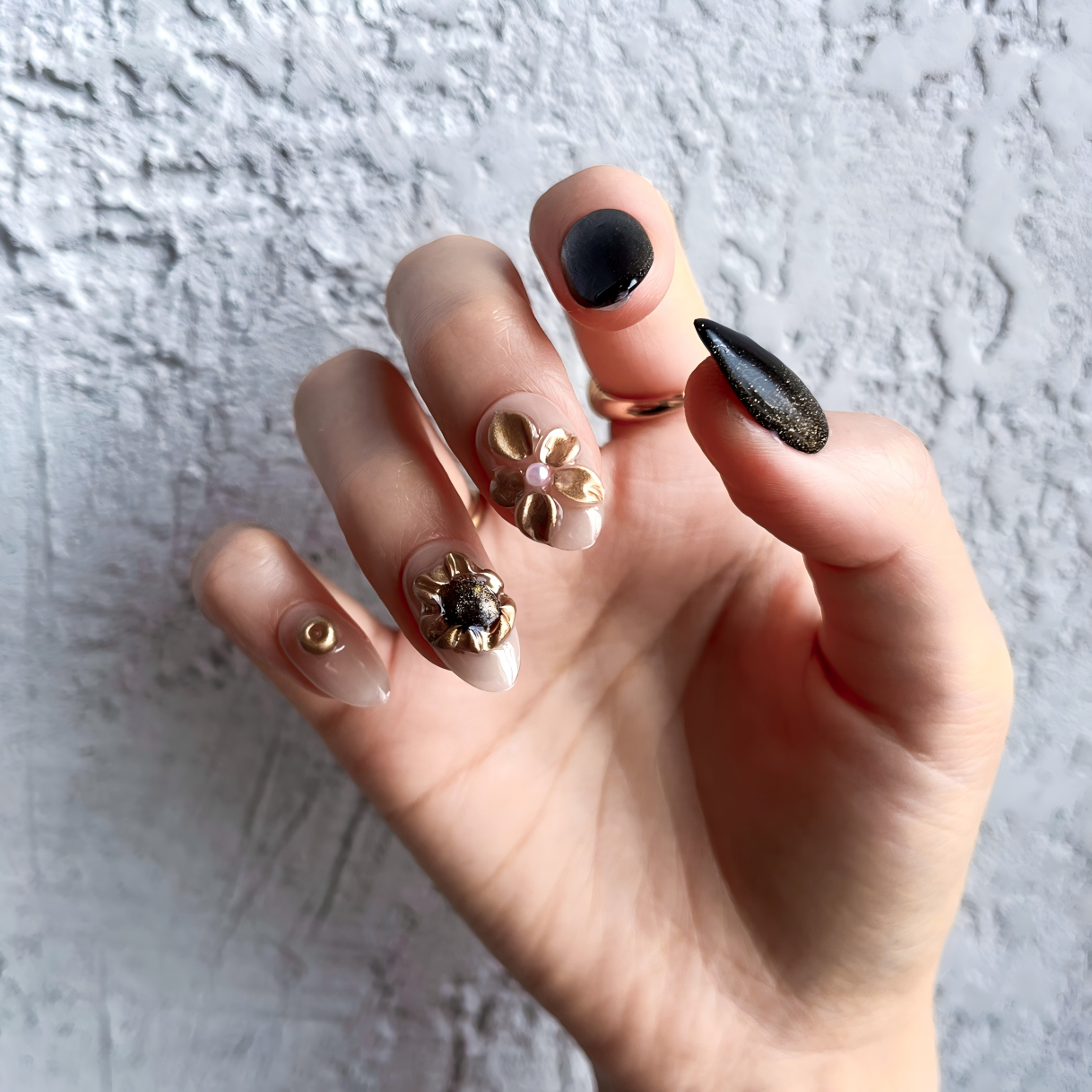 Midnight Gallery Press-On Nails – Almond | Black + 3D Art