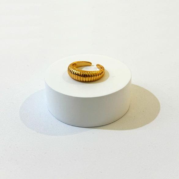 CROISSANT (Gold) - anti-tarnish ring