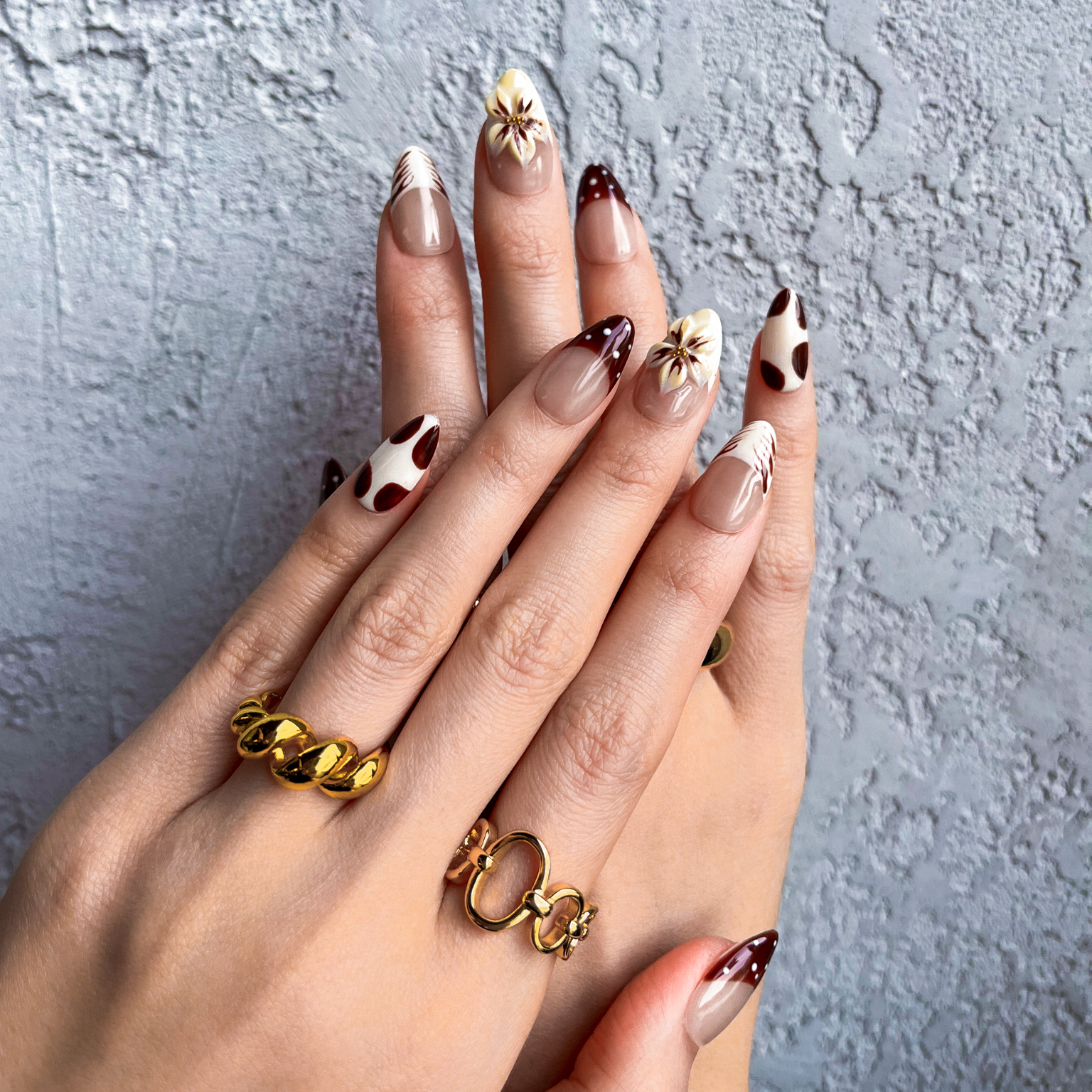 Hazel Bud Press-On Nails – Almond | Latte 3D Floral + Dots