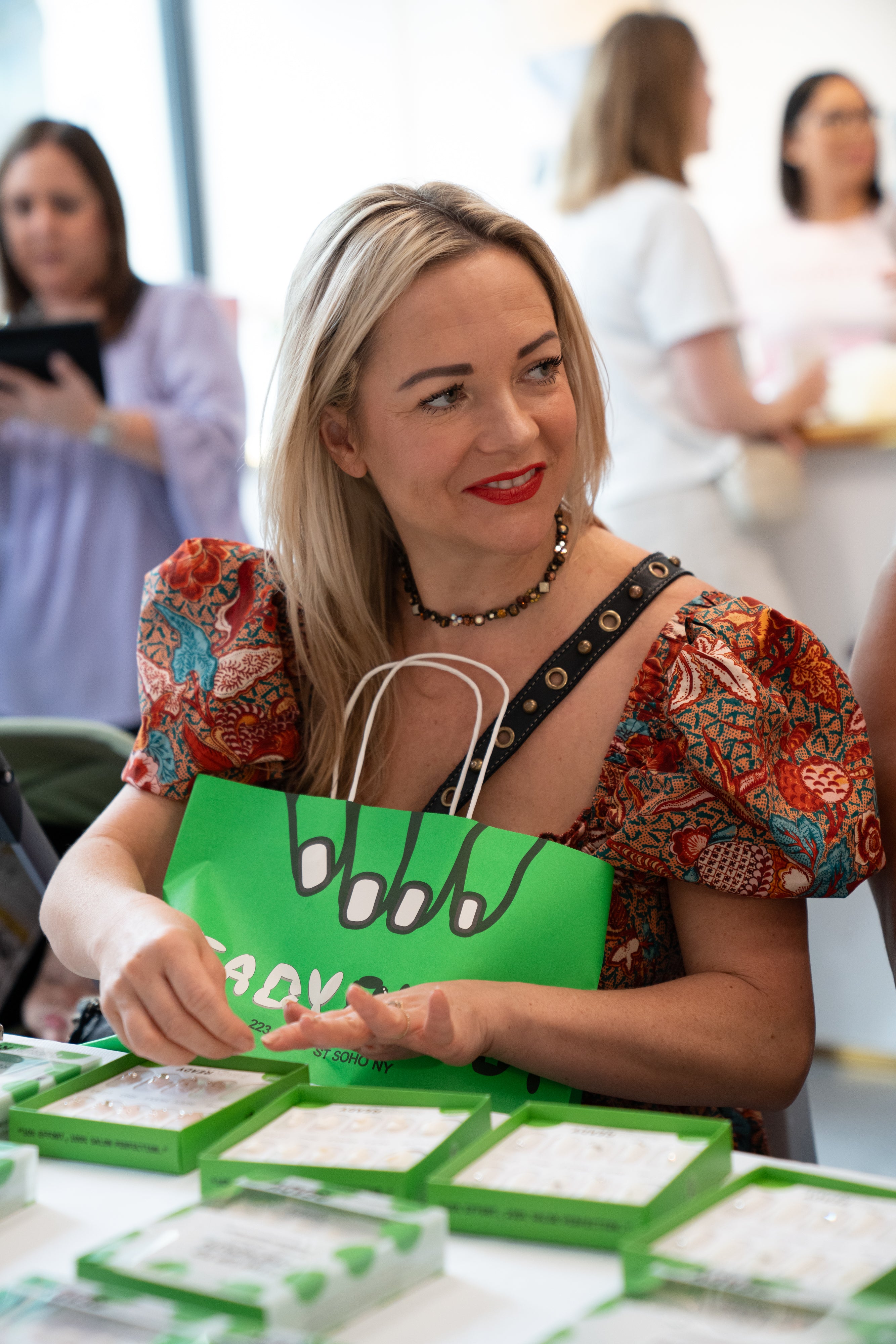Momcozy_NYFW_Press-91_e2711a2c-0c85-44aa-9f8d-fedae4c3b2a5.jpg